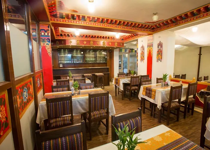 Hotel Yambu 3*
