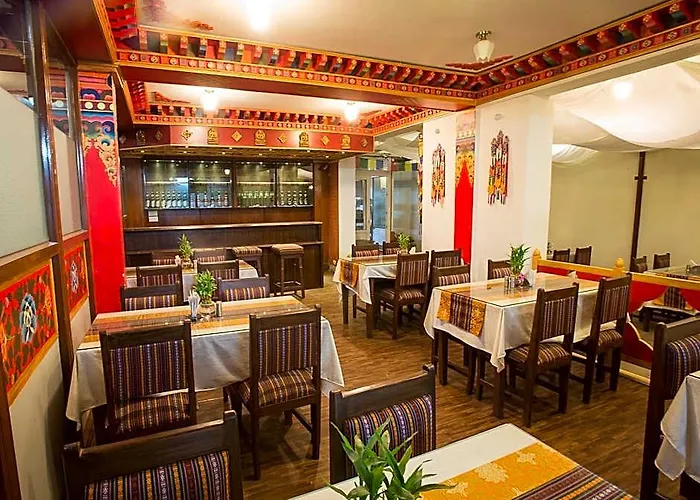 Yambu Hotel 3*