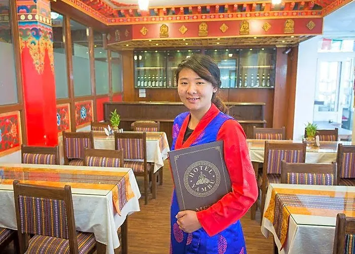 Yambu Hotel 3*