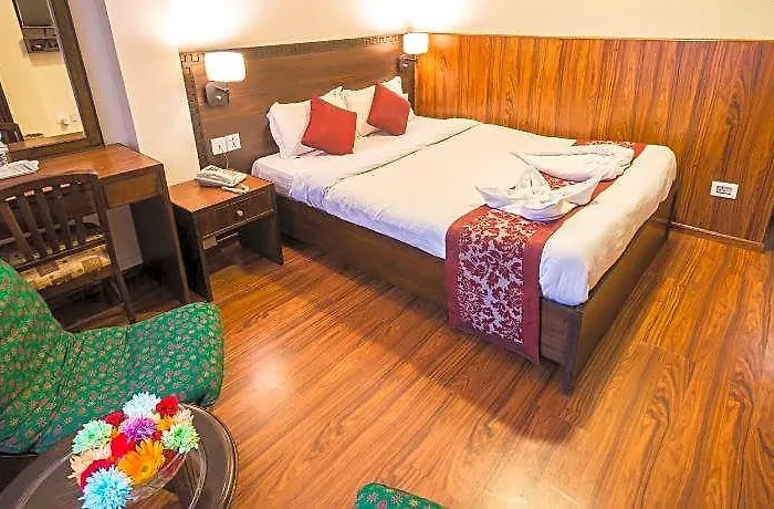 Hotel Yambu 3*