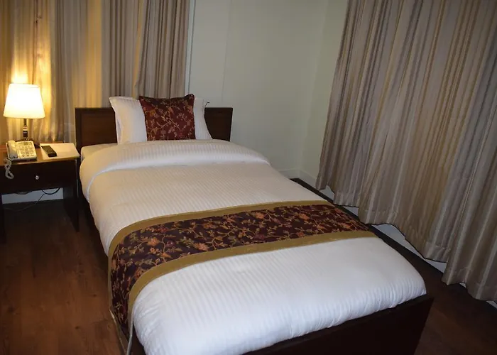 Yambu Hotel 3*
