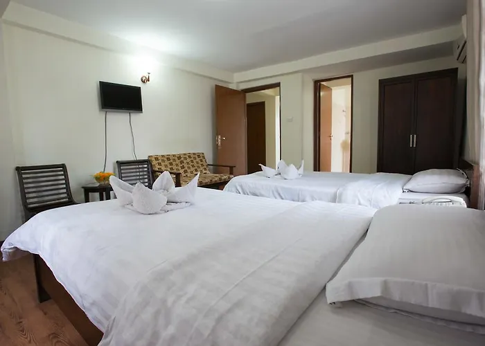 Yambu Hotel 3*