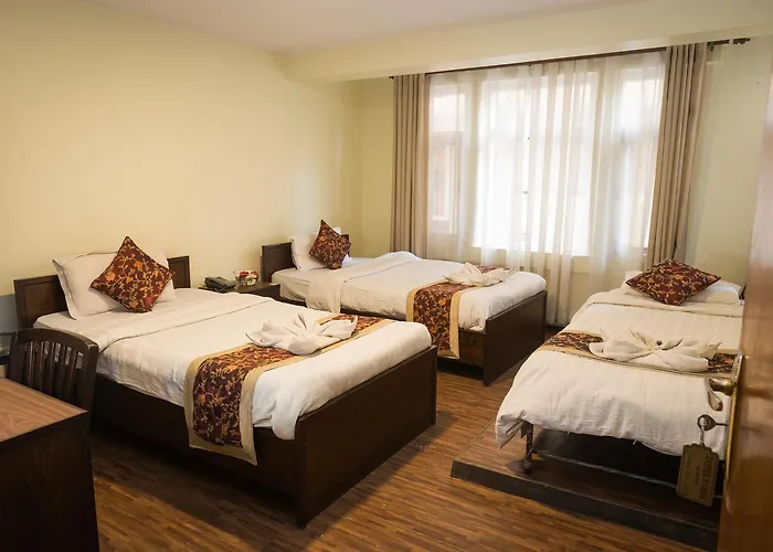 Hotel Yambu 3*