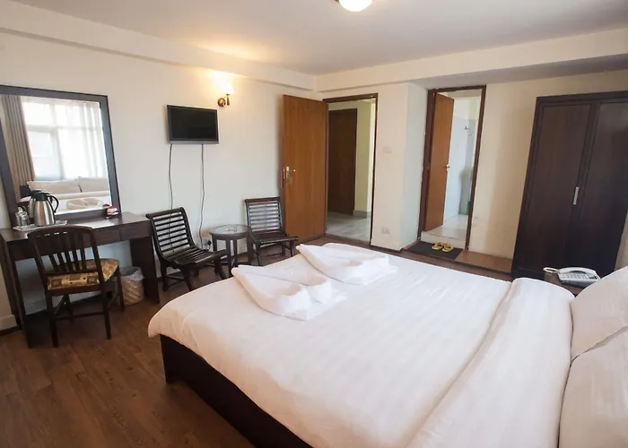 Yambu Hotel 3*